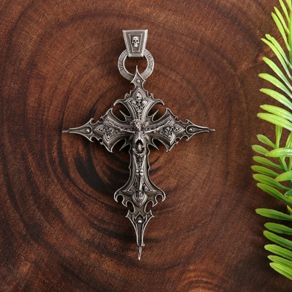 💖Gothic Style Cross and Skull Pendant Necklace